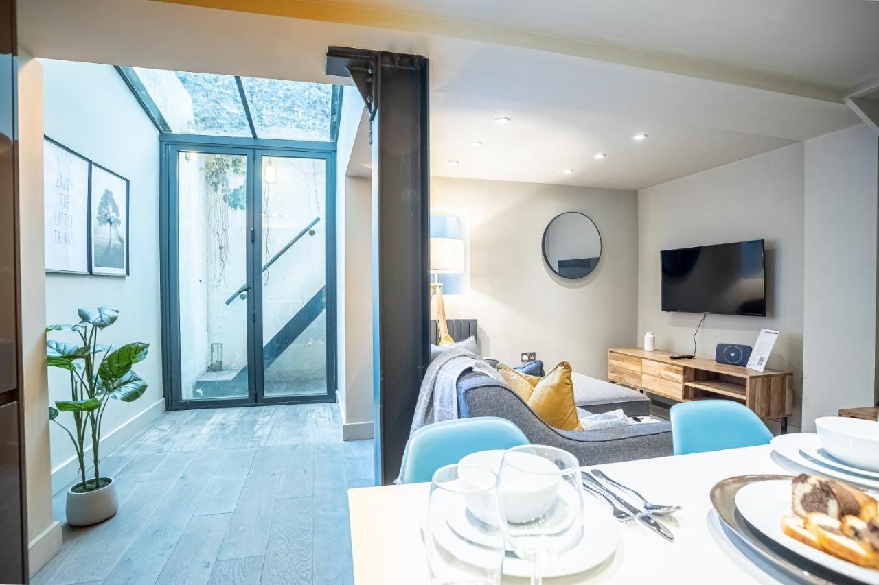 Modern Two Bedroom Apartment In Fulham By Sojo Stay London Eksteriør billede